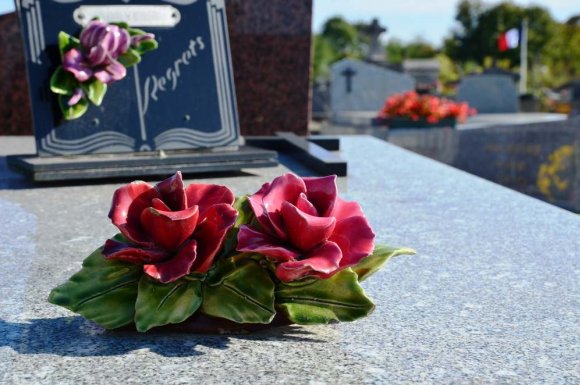 Plaque funéraire personnalisée en marbre - Saint-Denis - PF 974 LES POINSETTIAS