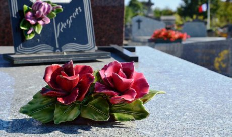 Plaque funéraire personnalisée en marbre - Saint-Denis - PF 974 LES POINSETTIAS